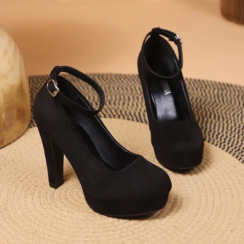 Stilvolle und attraktive Schuhe mit hohen Absätzen - Image 10