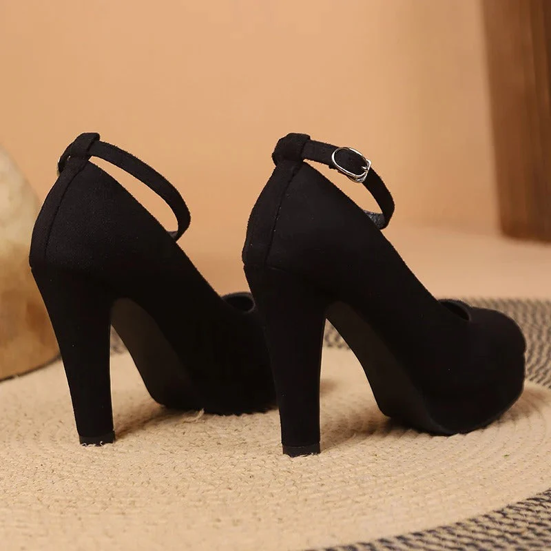 Stilvolle und attraktive Schuhe mit hohen Absätzen - Image 11