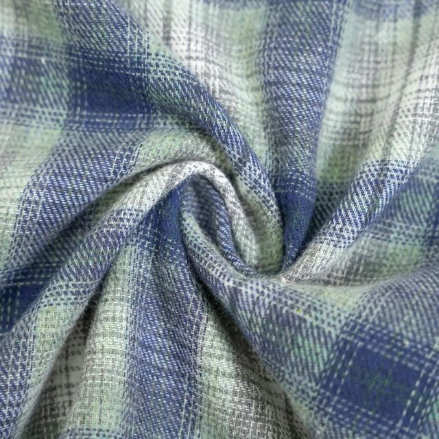 Kariertes Hemdkleid mit Gürtel und Knopfdetails - Image 40