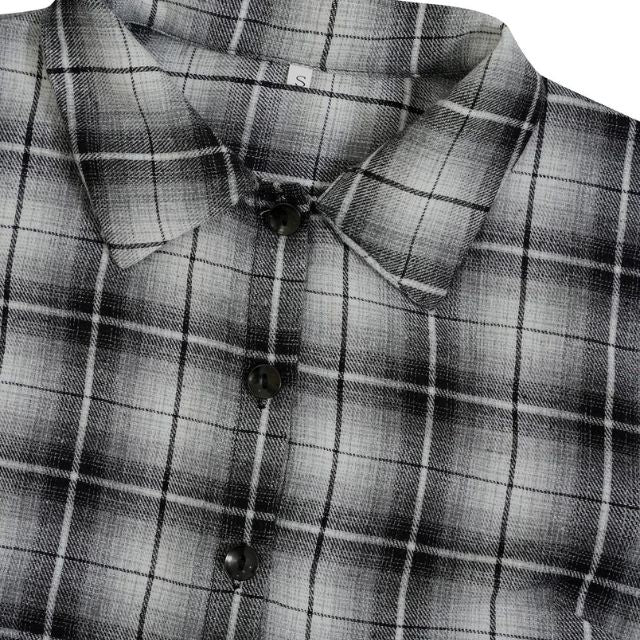 Kariertes Hemdkleid mit Gürtel und Knopfdetails - Image 44