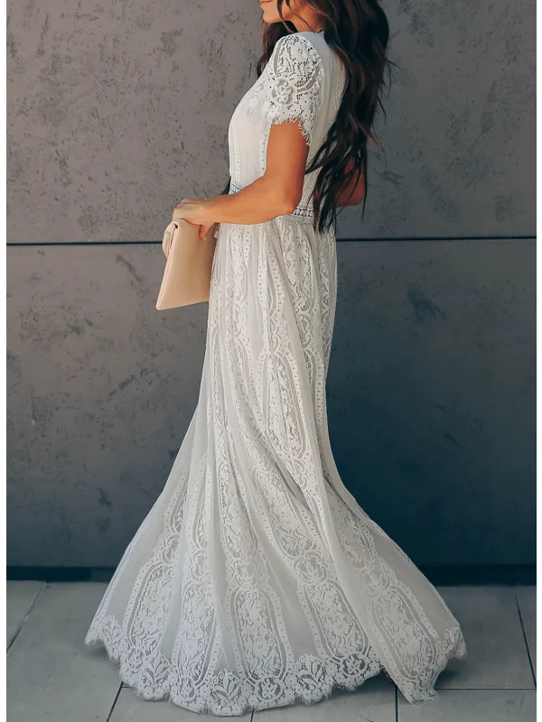 Kurzarm-Maxikleid aus Spitze mit V-Ausschnitt - Image 2