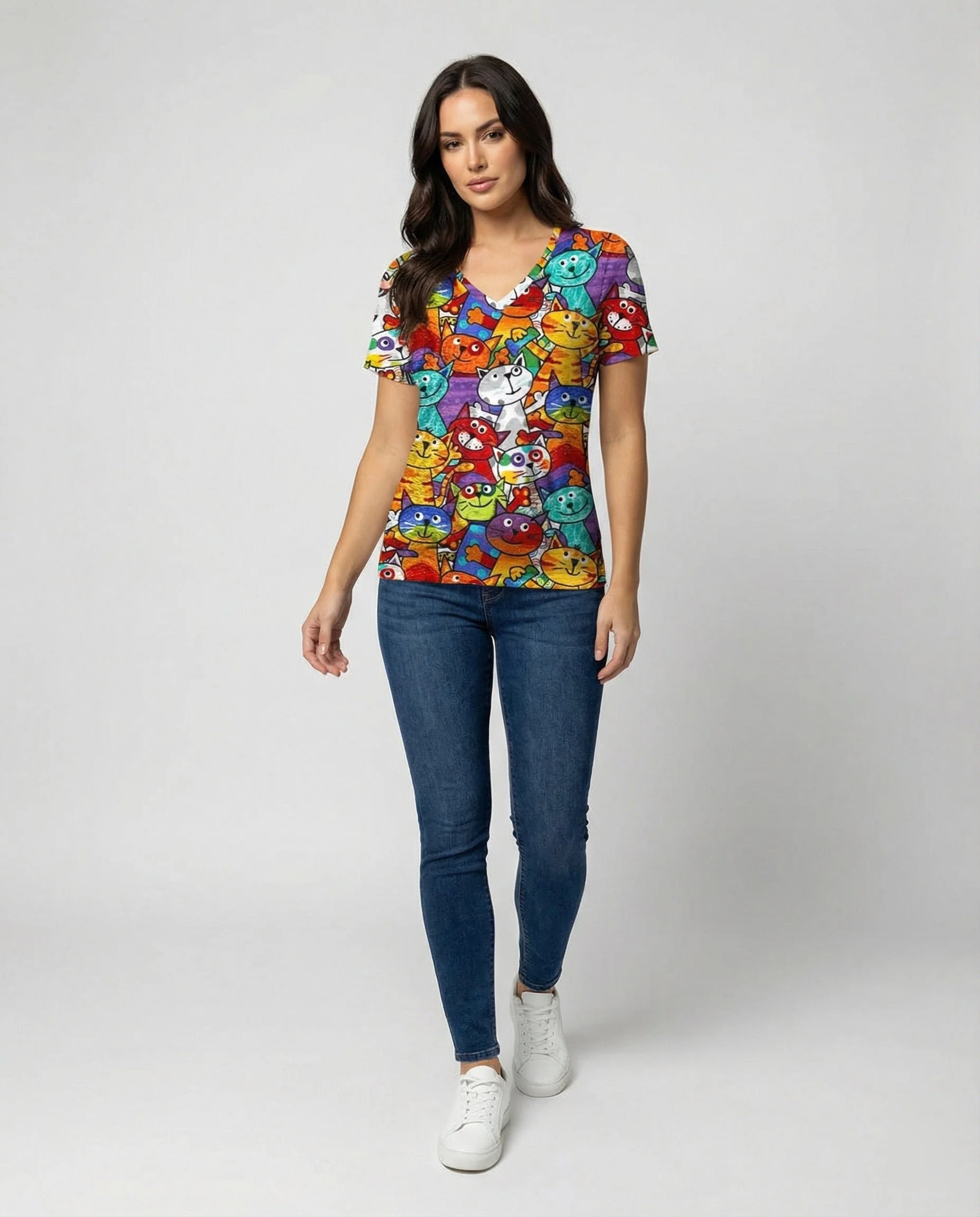 Heidi-Mode | Bequemes T-Shirt Mit Buntem Katzenprint Für Damen - Image 3