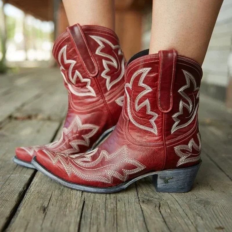 Heidi-Mode | Bestickte Cowboy-Stiefel - Image 2