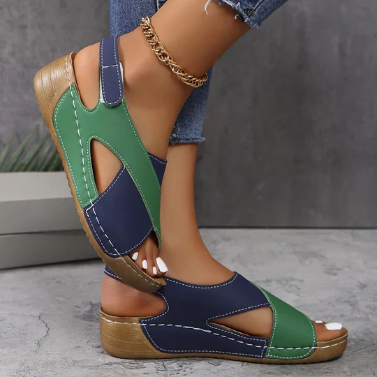 Damenschuhe mit kontrastierendem Keilabsatz - Image 2