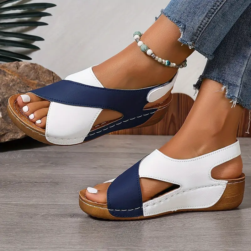 Damenschuhe mit kontrastierendem Keilabsatz - Image 5
