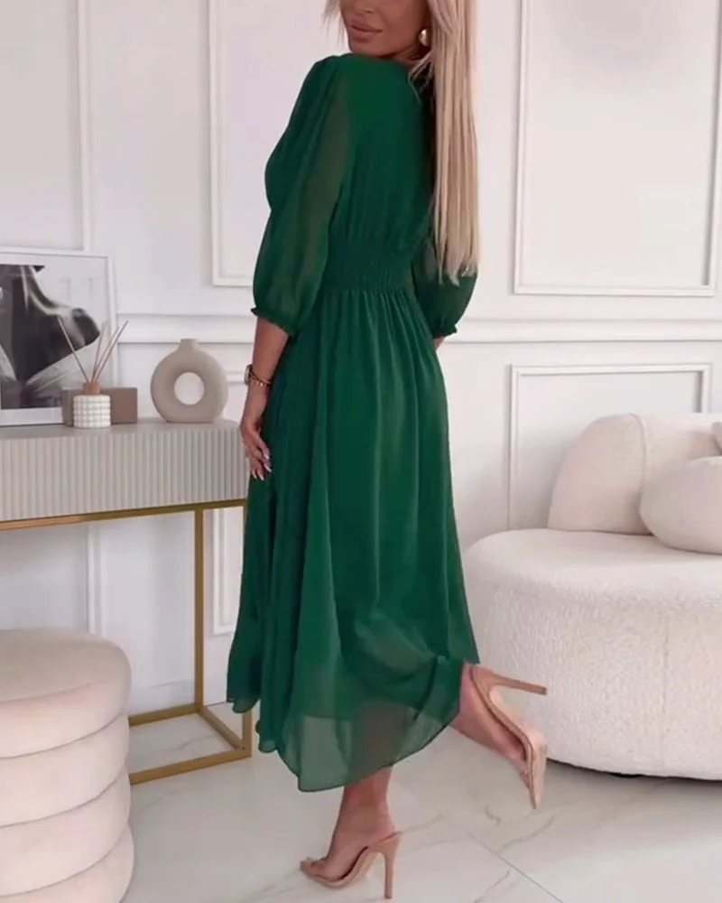 Einfarbiges Kleid mit einem Herzausschnitt - Image 3