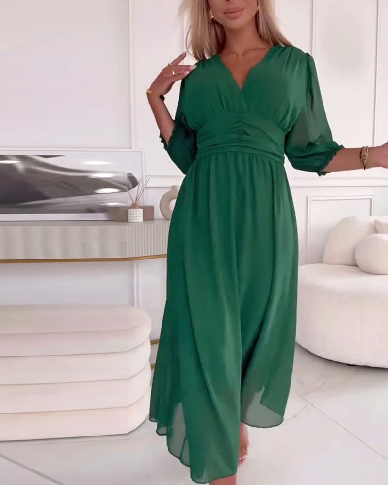 Einfarbiges Kleid mit einem Herzausschnitt - Image 4