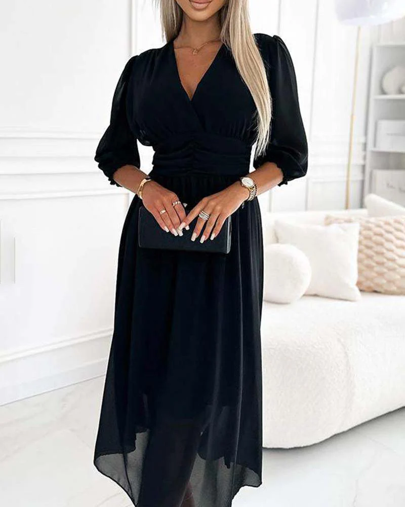 Einfarbiges Kleid mit einem Herzausschnitt - Image 6