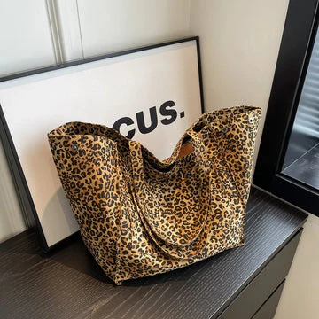 Elegante Umhängetaschen mit Leopardenmuster - Image 3