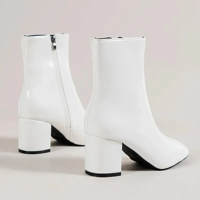 Heidi-Mode | Elegante und Vielseitige Stiefeletten - Image 3