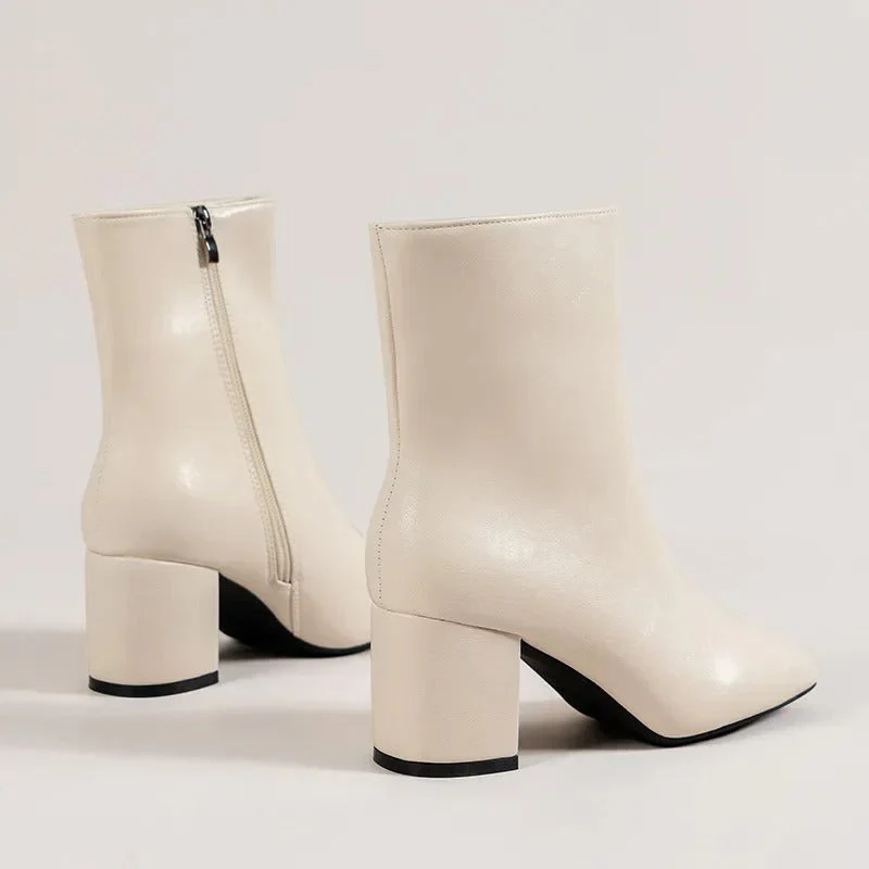 Heidi-Mode | Elegante und Vielseitige Stiefeletten - Image 6
