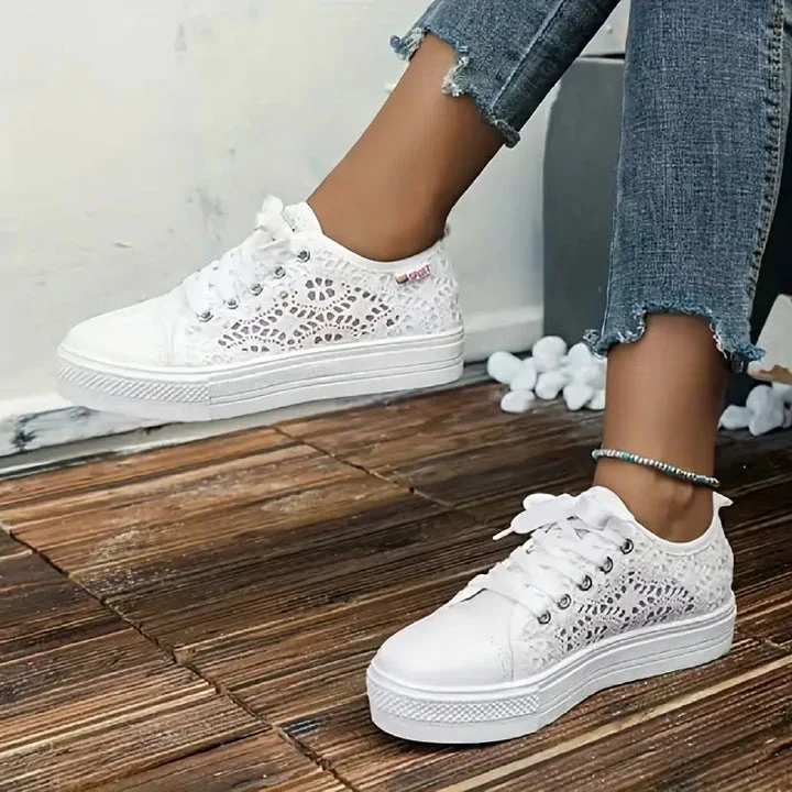 Flache Damen-Sneaker mit Spitze - Image 3