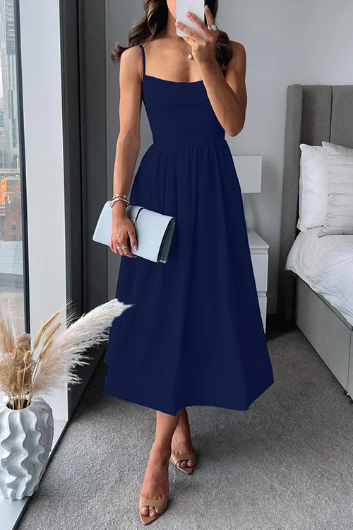 Tailliertes Midikleid mit Spaghettiträgern - Image 3