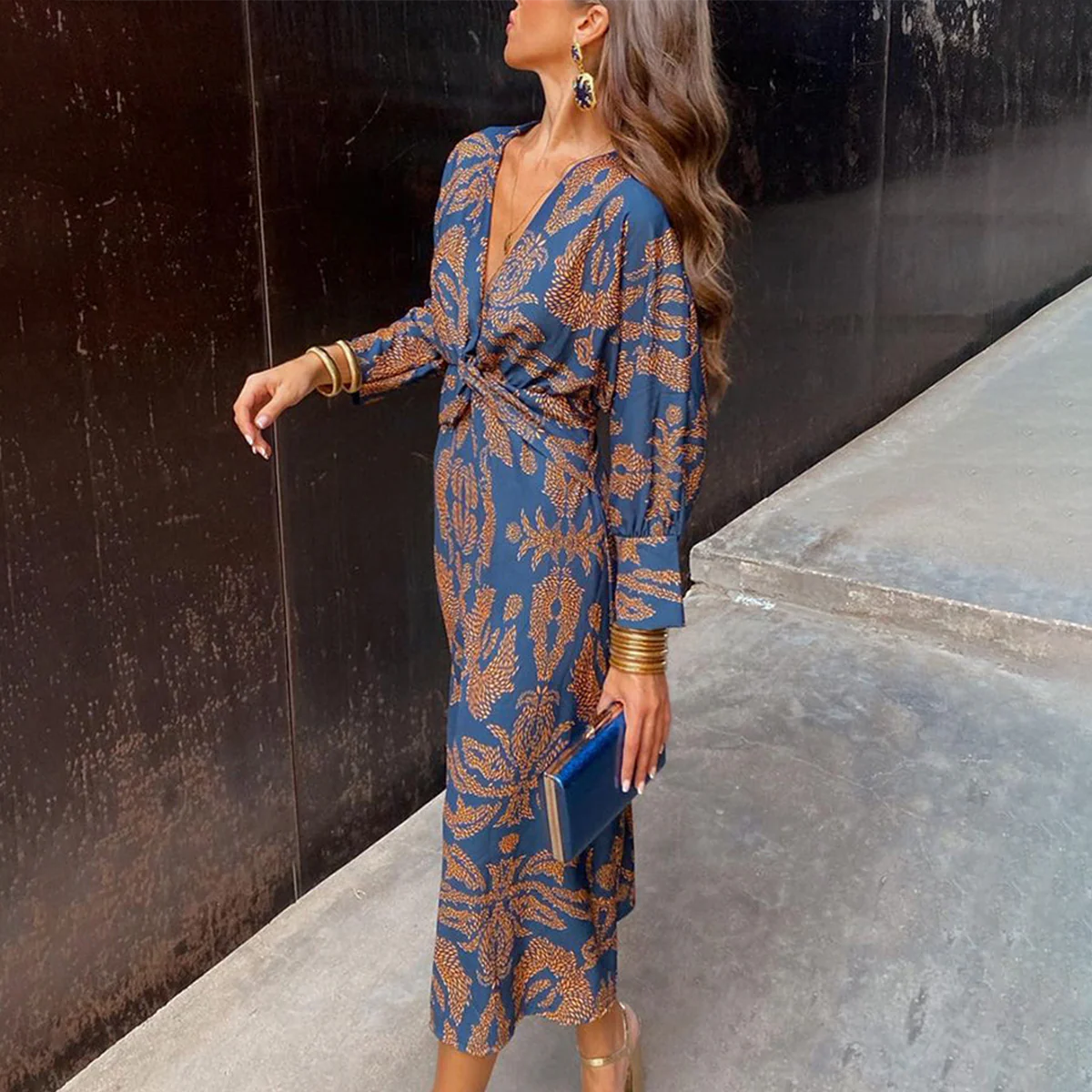Midi-Kleid mit langen Ärmeln - Image 3