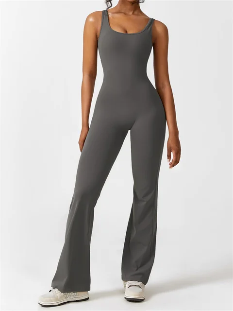 ärmelloser Jumpsuit mit ausgeschnittenem Rücken und weit ausgestellten Beinen - Image 10
