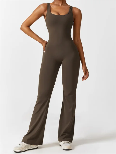 ärmelloser Jumpsuit mit ausgeschnittenem Rücken und weit ausgestellten Beinen - Image 7